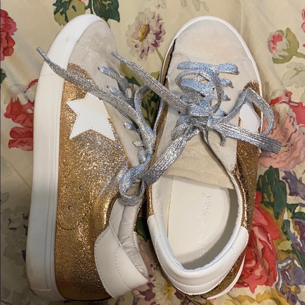 Tennis Shoes